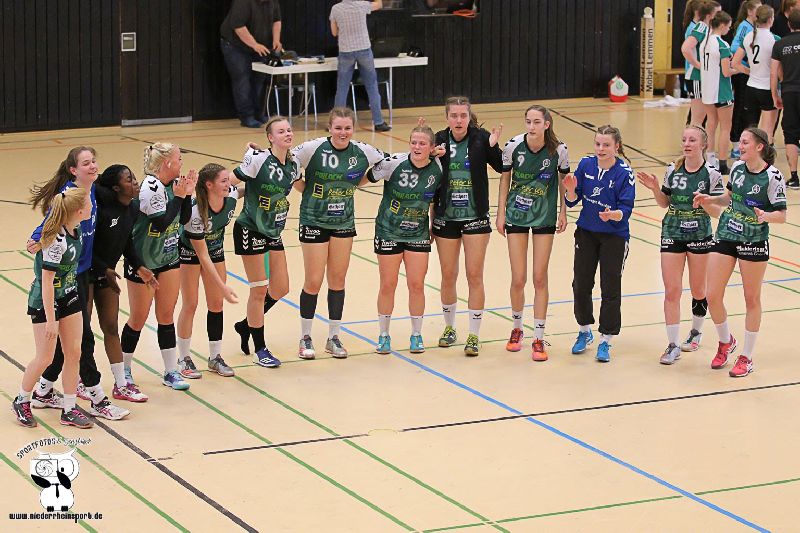Mannschaftsfoto der weiblichen Handball B-Jugend des TV Aldekerk